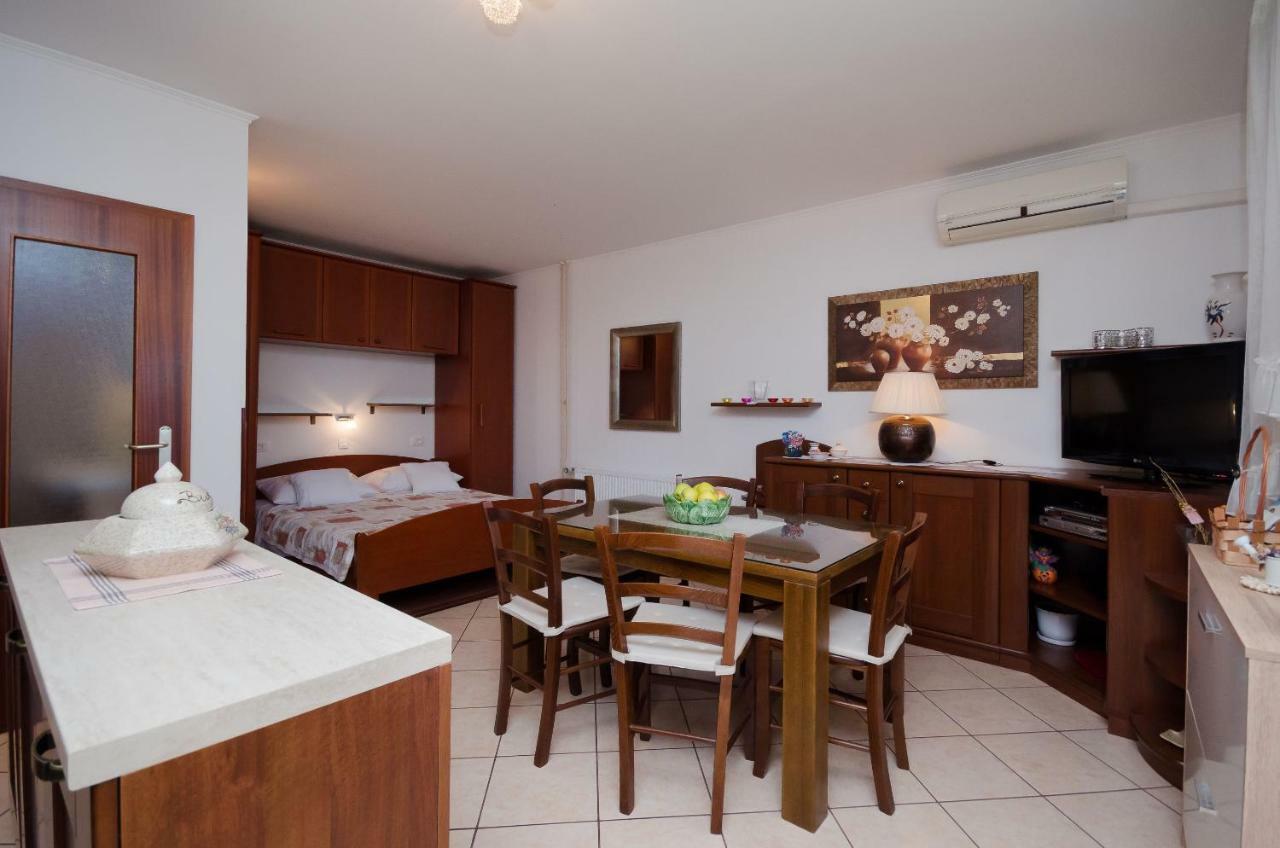 Apartments Zeljko Lovran Quarto foto